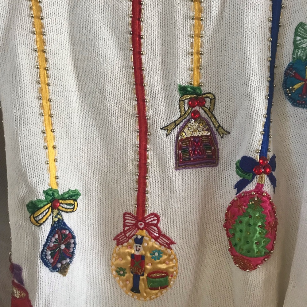 So pretty gorgeous holiday sweater size 1x